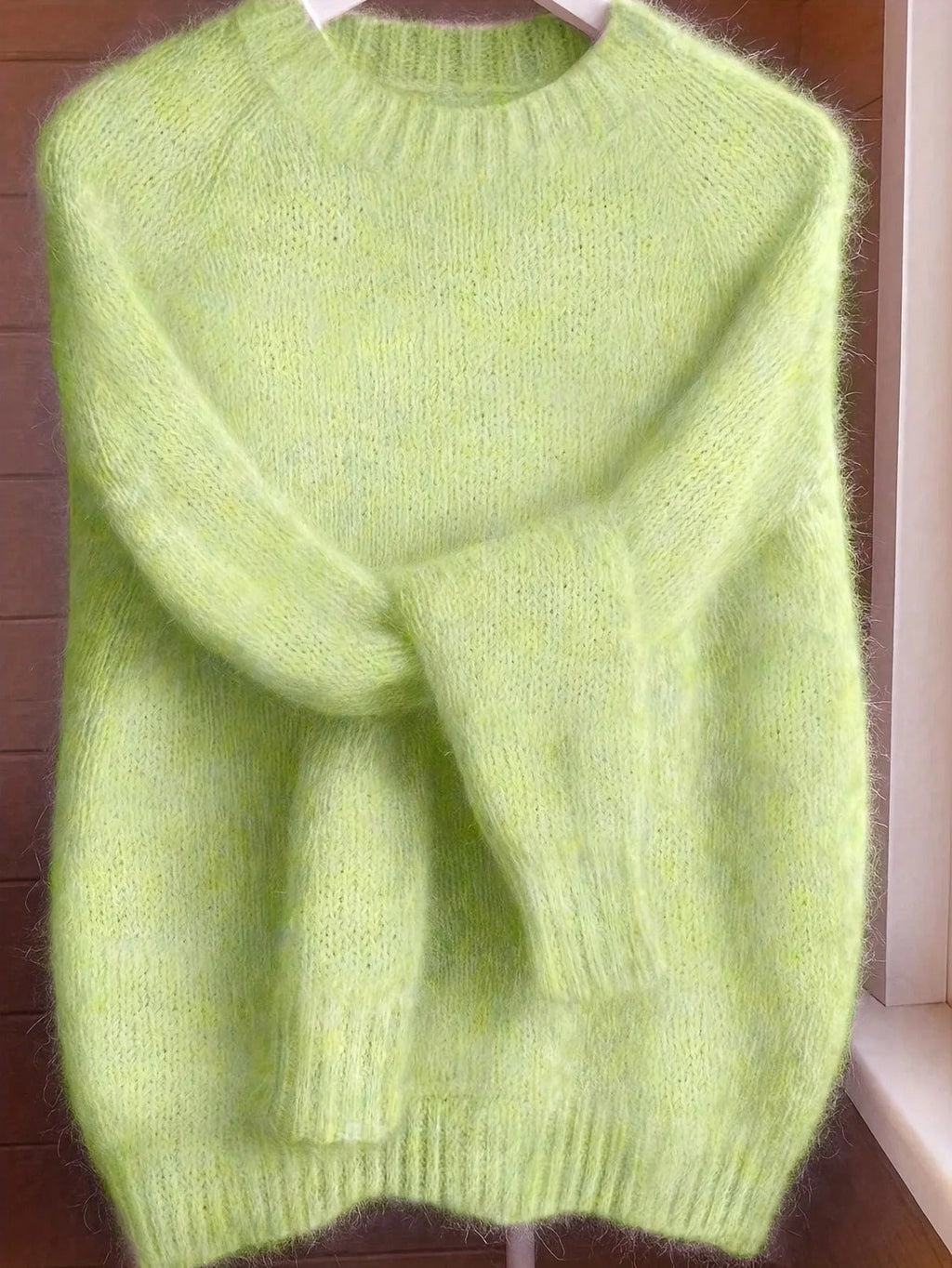 Women's Soft Mohair Blend Sweater – Relaxed Fit Crew Neck Knit Pullover