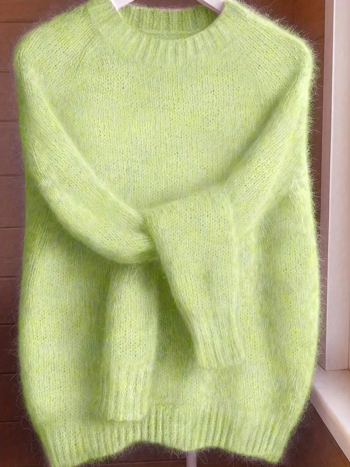 Women's Soft Mohair Blend Sweater – Relaxed Fit Crew Neck Knit Pullover