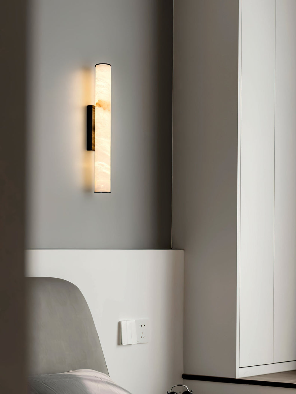 Wall Lamp Brass and Alabaster Integrated LED | Minimalist Modern Style | Natural Stone Pattern Sconce Lighting Fixture