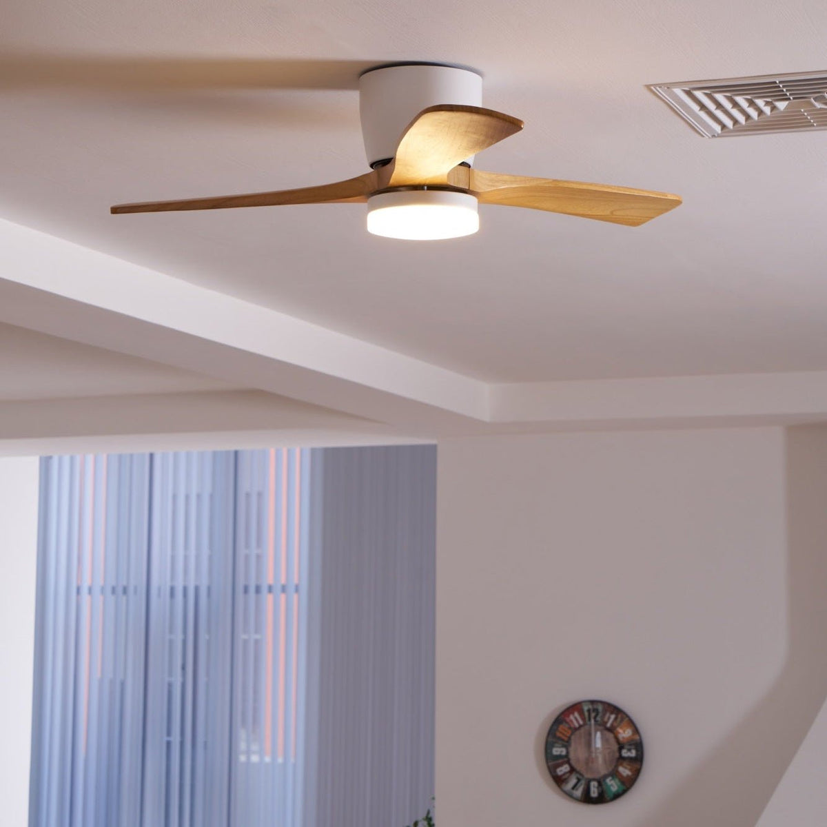 Ceiling Fan with Light Sycamore Wood Blades | Silent 6-Speed DC Motor | Flush Mount Nordic Design for Home Interiors