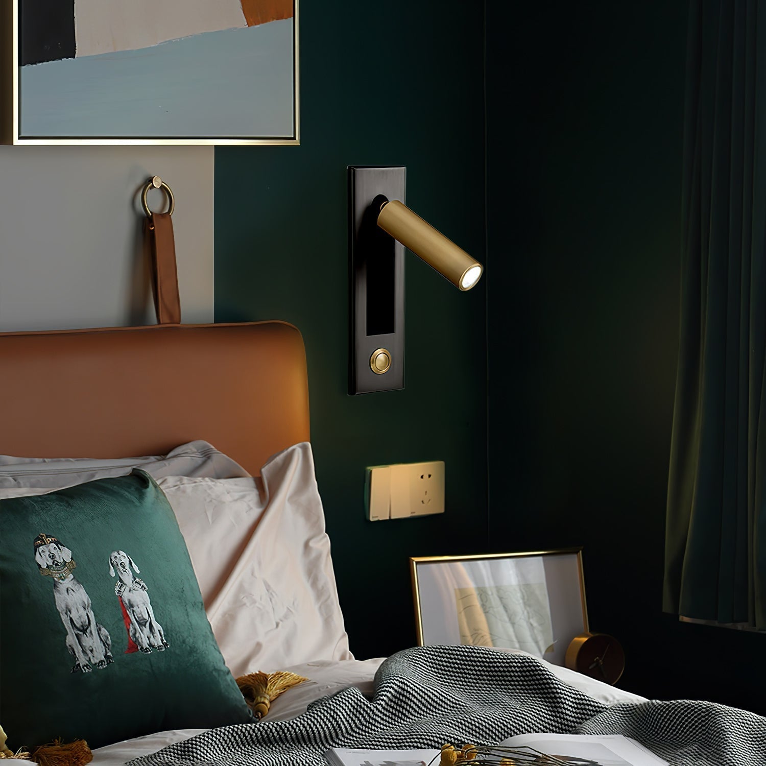 Minimalist Metal Wall Lamp