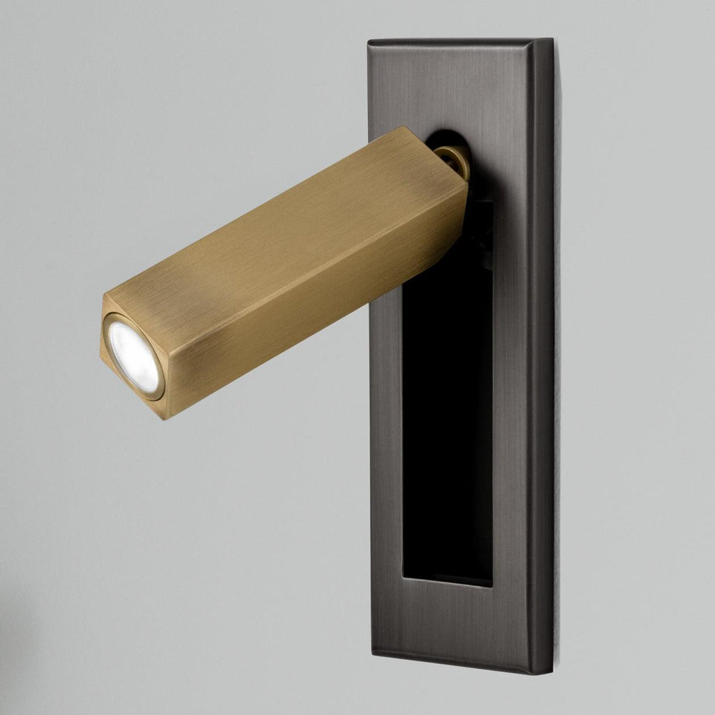 Minimalist Metal Wall Lamp
