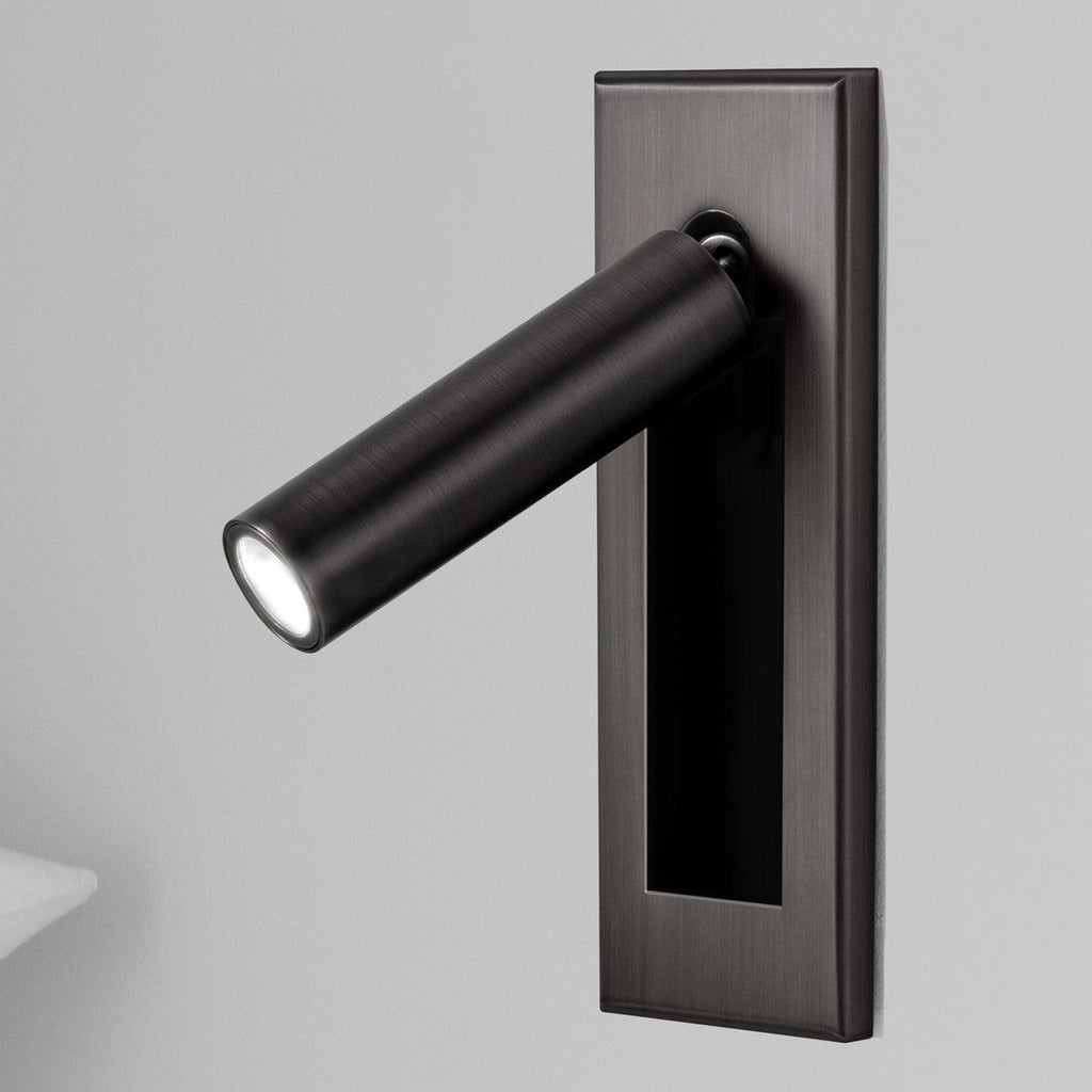 Minimalist Metal Wall Lamp