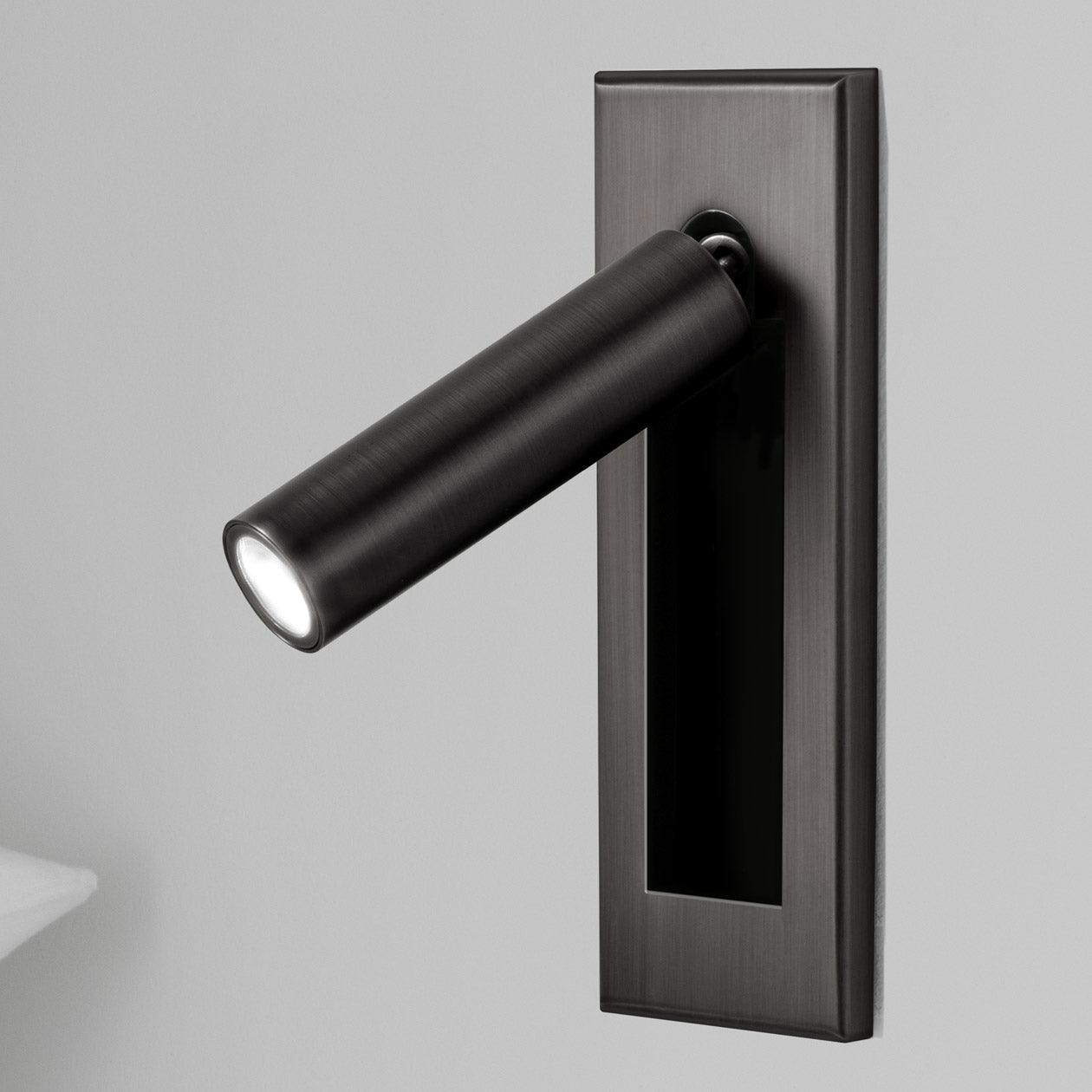 Minimalist Metal Wall Lamp