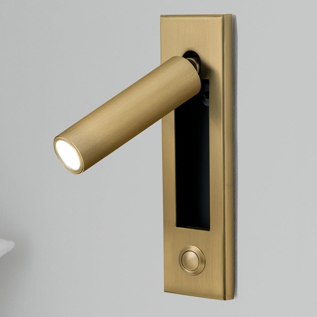 Minimalist Metal Wall Lamp