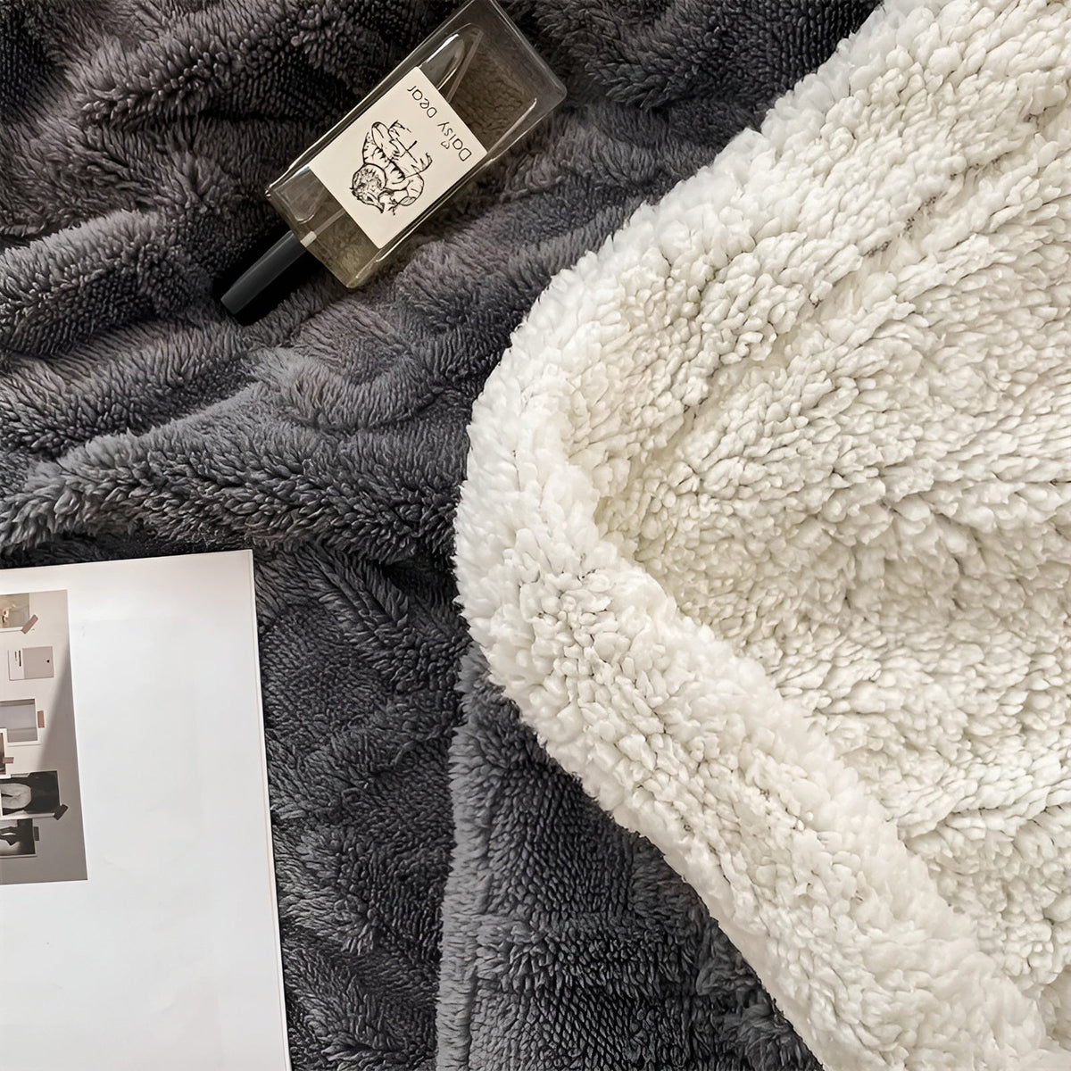 Fleece Blanket 100% Polyester Double-Sided | Thick Ultra-Soft Material | Maximum Winter Warmth and Thermal Insulation