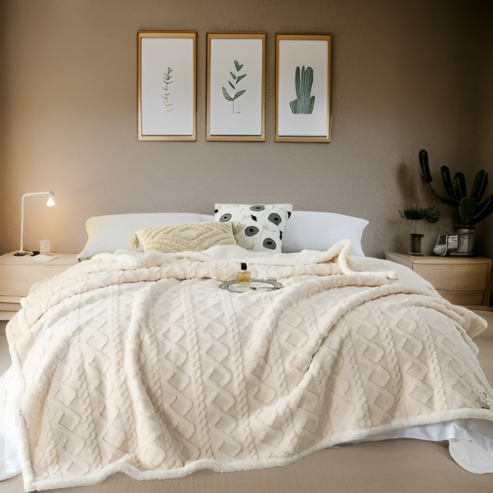 Fleece Blanket 100% Polyester Double-Sided | Thick Ultra-Soft Material | Maximum Winter Warmth and Thermal Insulation