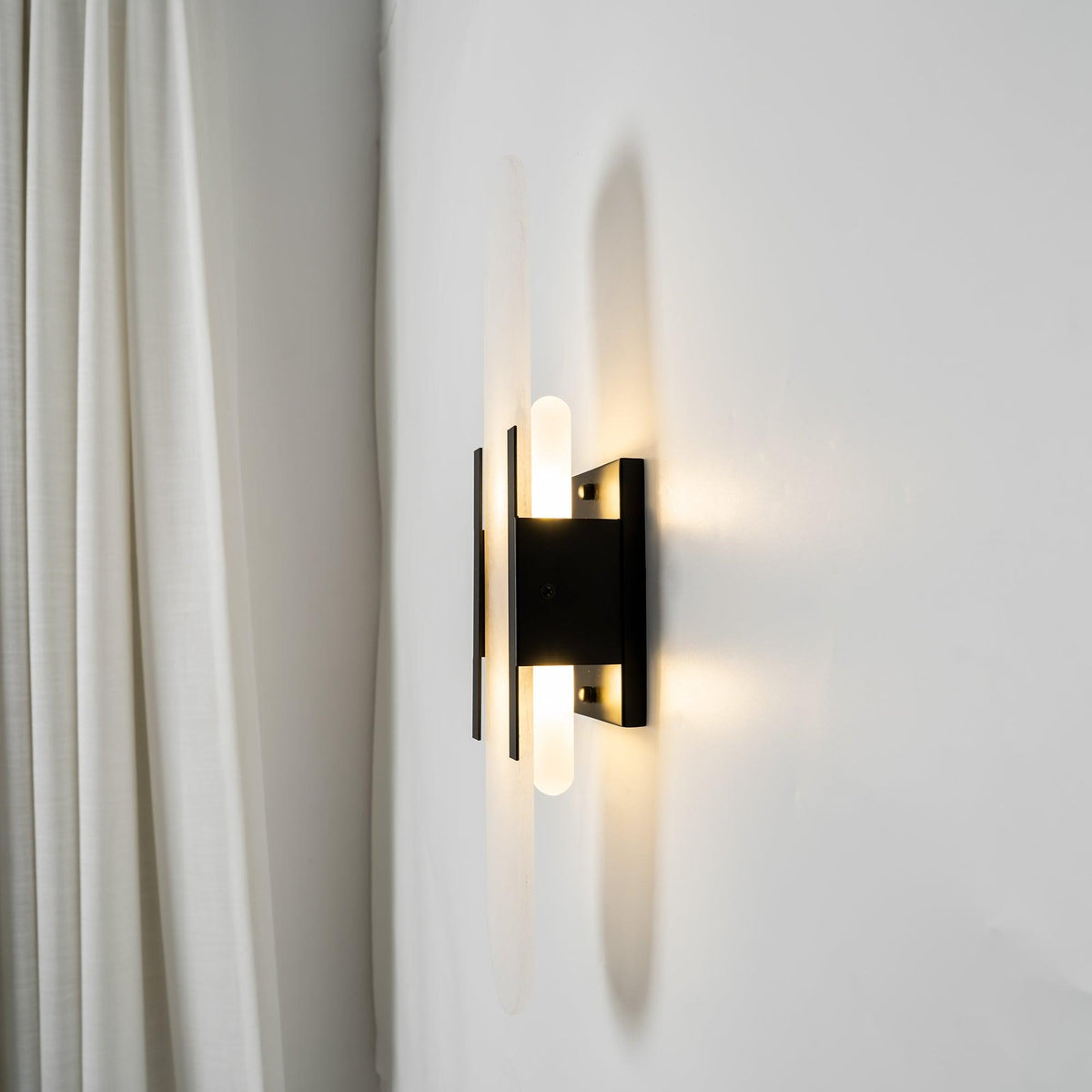 Wall Lamp Alabaster Metal | Modern Svelte Design | Natural Stone Veining for Warm Ambient Interior Lighting Effects and Decor
