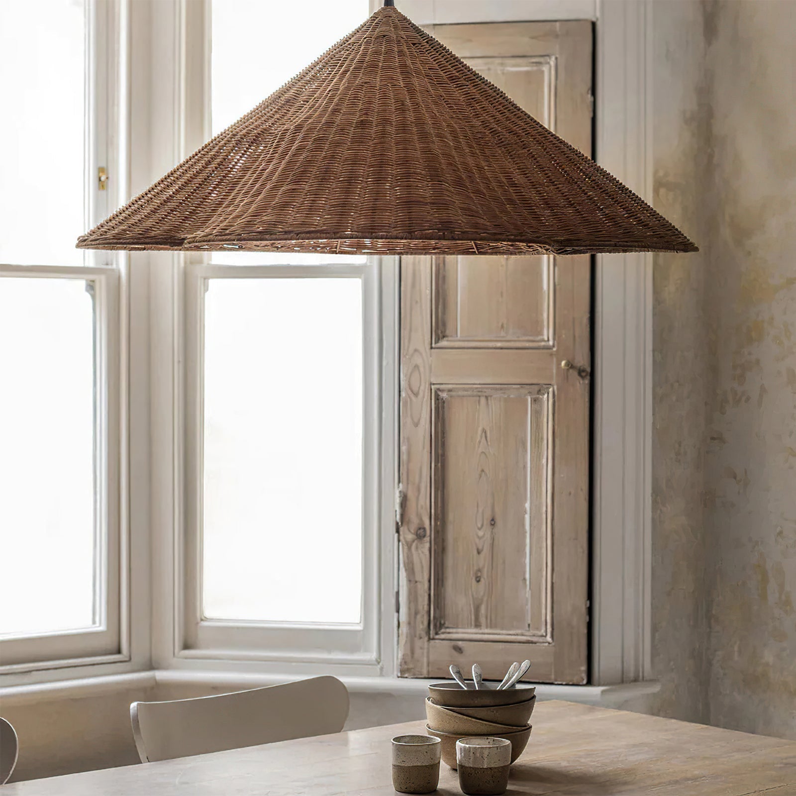 Pendant Light Woven Rattan | Retro Scalloped Design | Warm Natural Texture for Kitchen Island and Dining Room Lighting