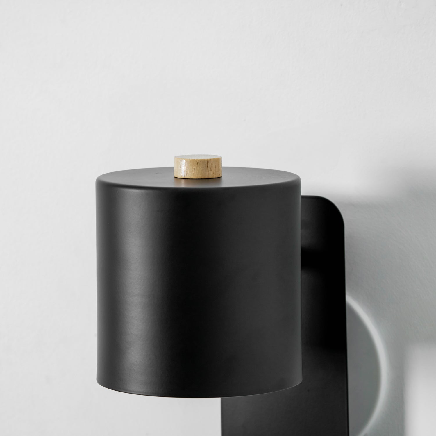 Minimalist Cylinder Wall Lamp