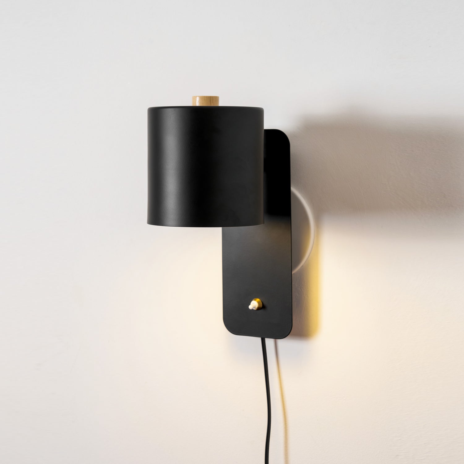 Minimalist Cylinder Wall Lamp