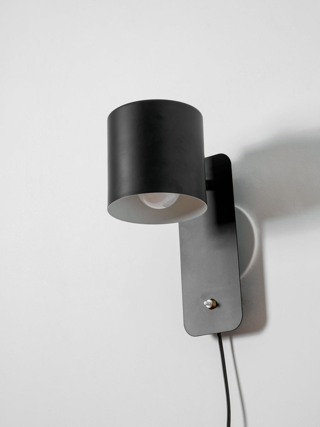 Minimalist Cylinder Wall Lamp