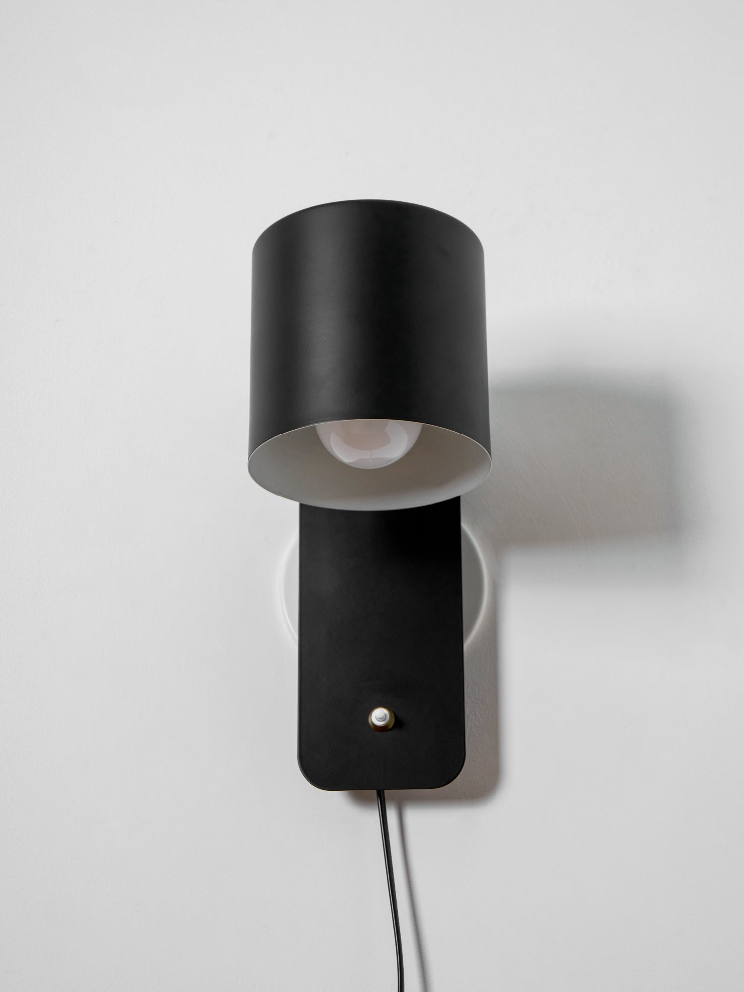 Minimalist Cylinder Wall Lamp