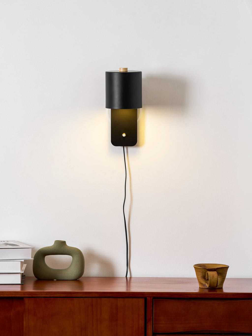 Minimalist Cylinder Wall Lamp