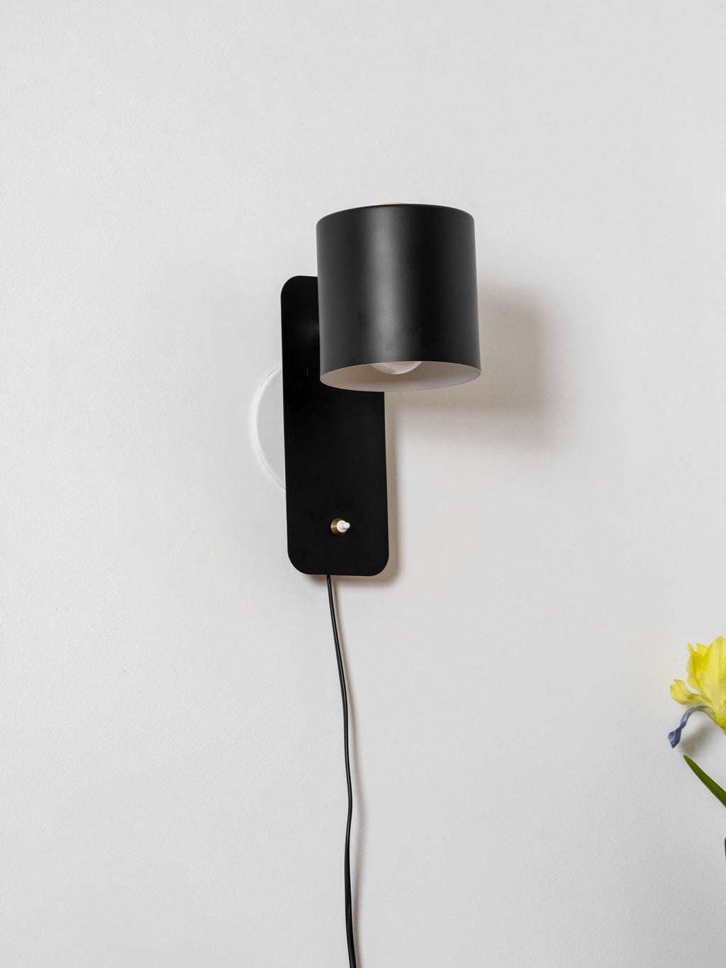 Minimalist Cylinder Wall Lamp