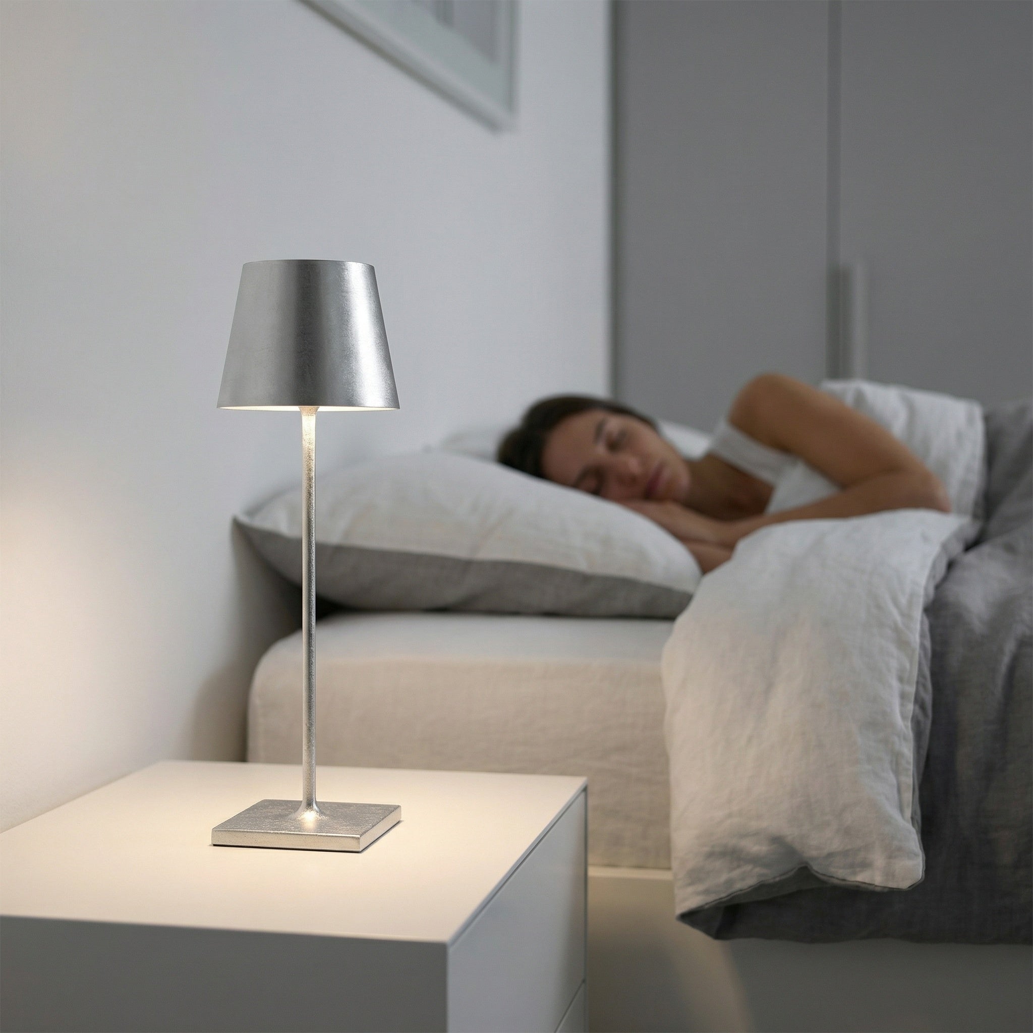 LED Table Lamp Aluminum Rechargeable Cordless Design | 12-Hour Battery Life | Dimmable Modern Portable Lighting Solution